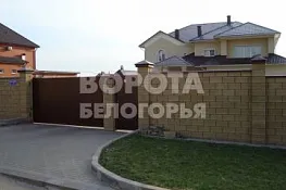 Частный дом откатные ворота Дорхан