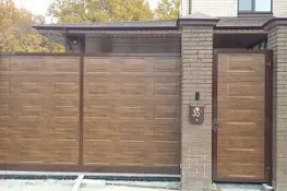Откатные ворота и калитка ALUTECH ASD400 Филёнка Темный дуб