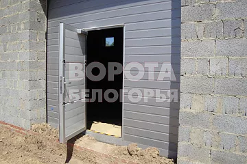 Алютех врезная калитка в воротах Алютех врезная калитка в воротах